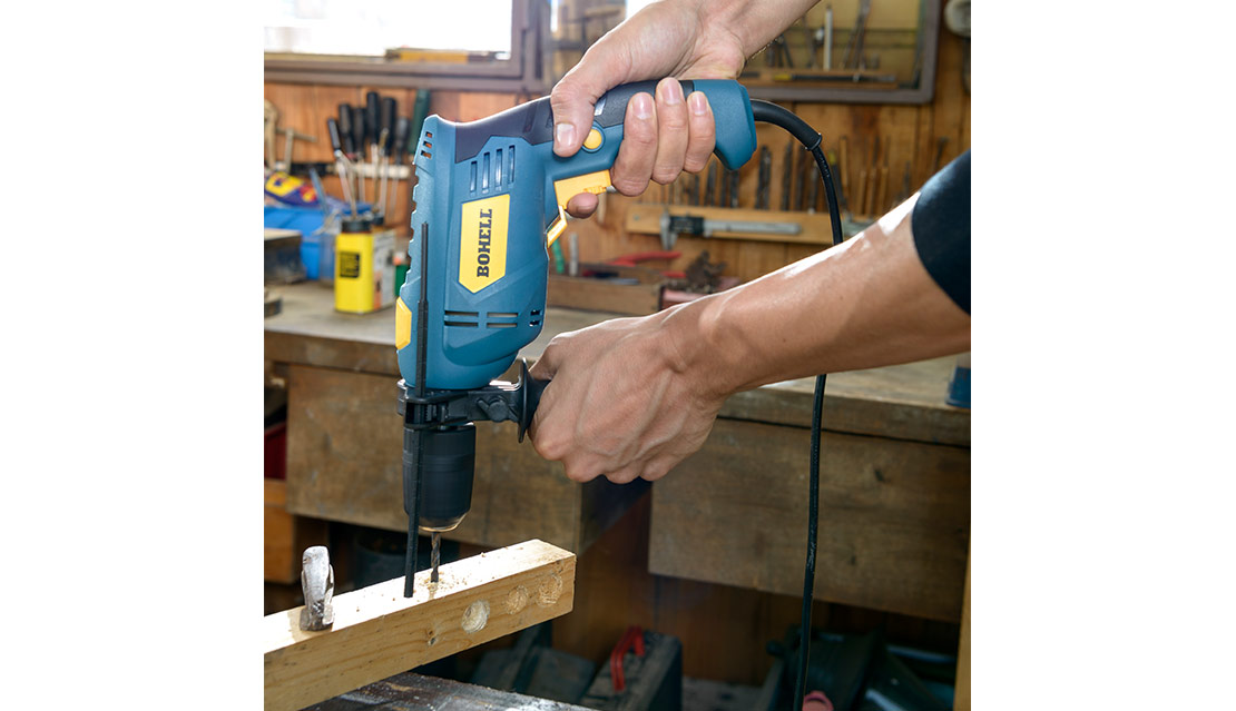 Auxiliary handle — extra control